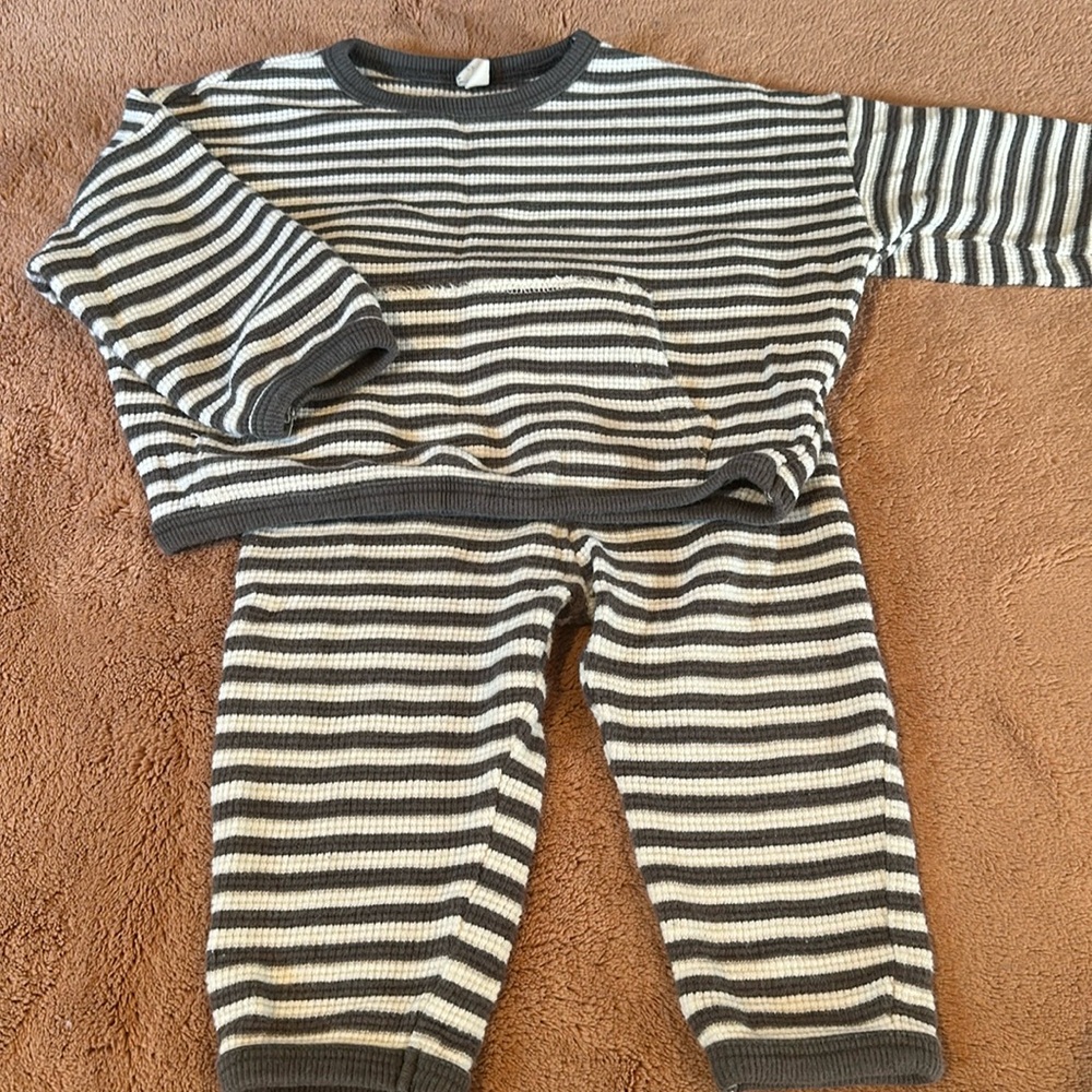 Quincy Mae gray striped outfit. Size 6-12 months.